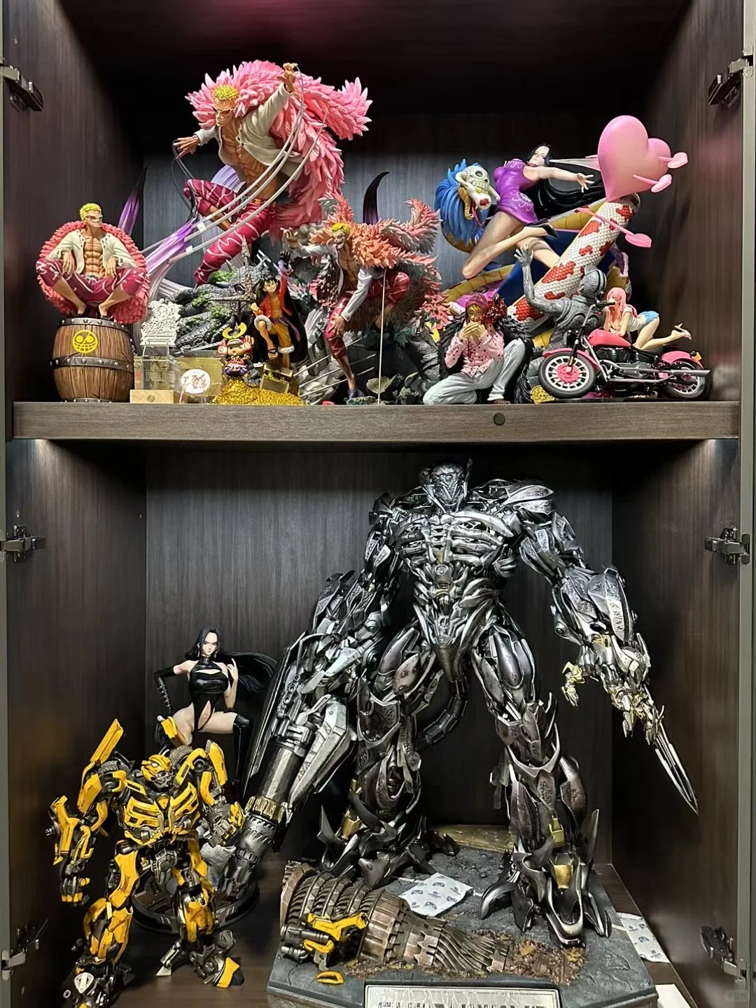 惊呆我了，朋友家地下室还藏着一套“房”