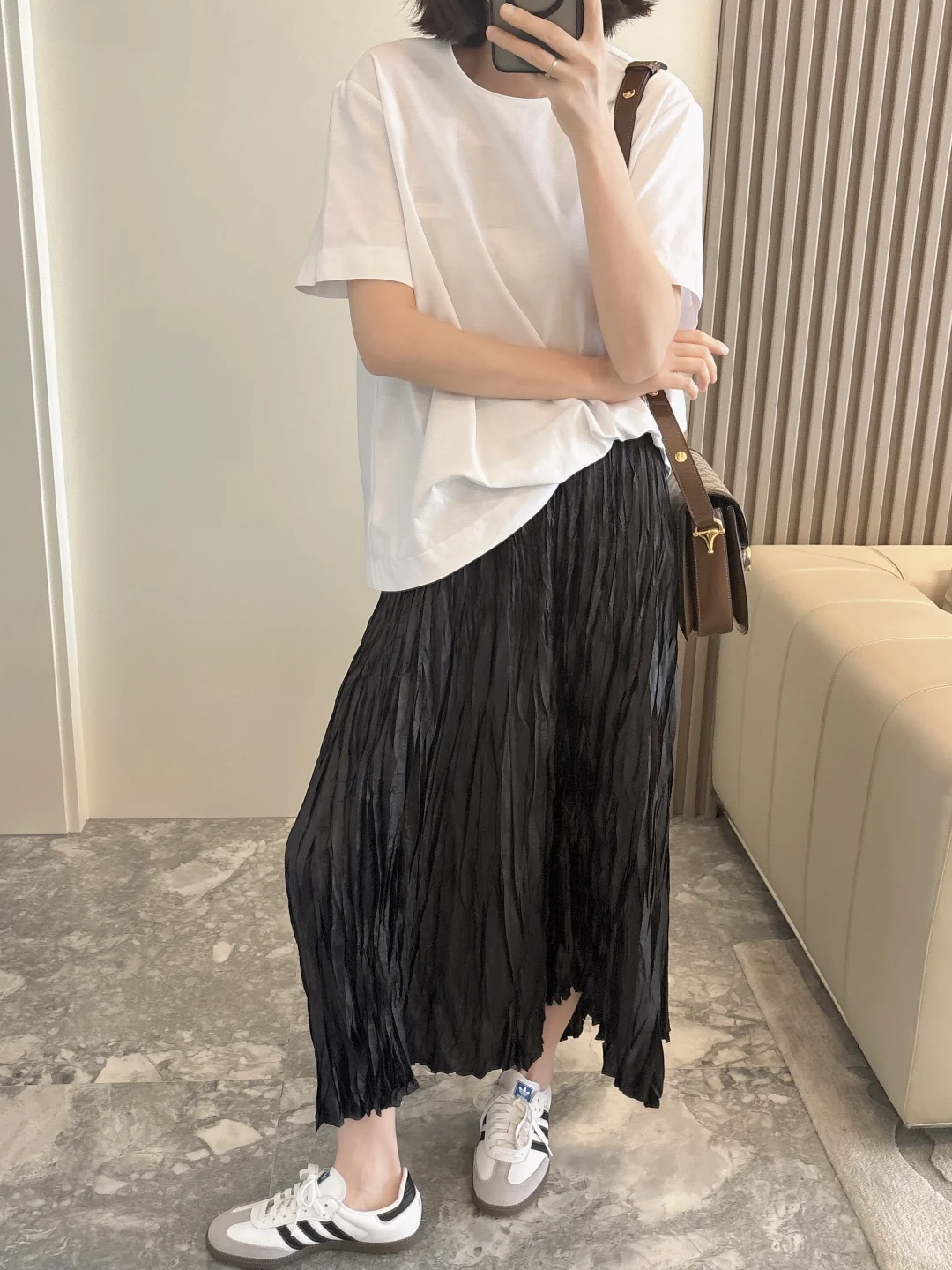 想要氛围感的 这条褶皱半裙可以尝试一下！！