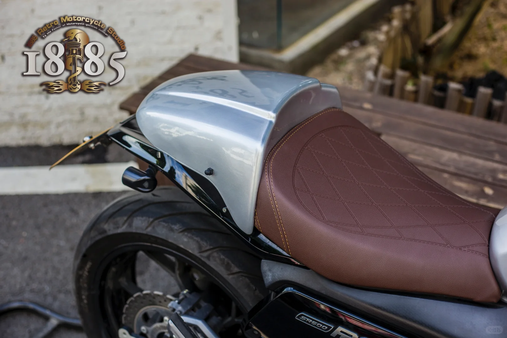 赛科龙Re560改Cafe Race套件