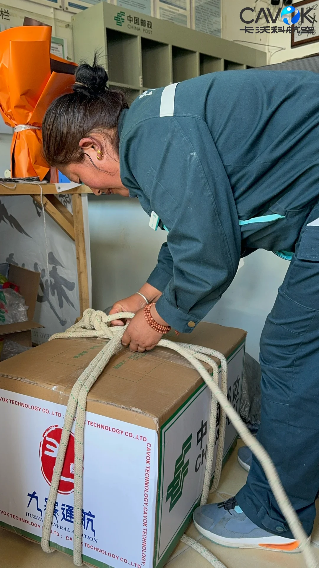 在红原县看到无人机送录取通知书也太震撼了