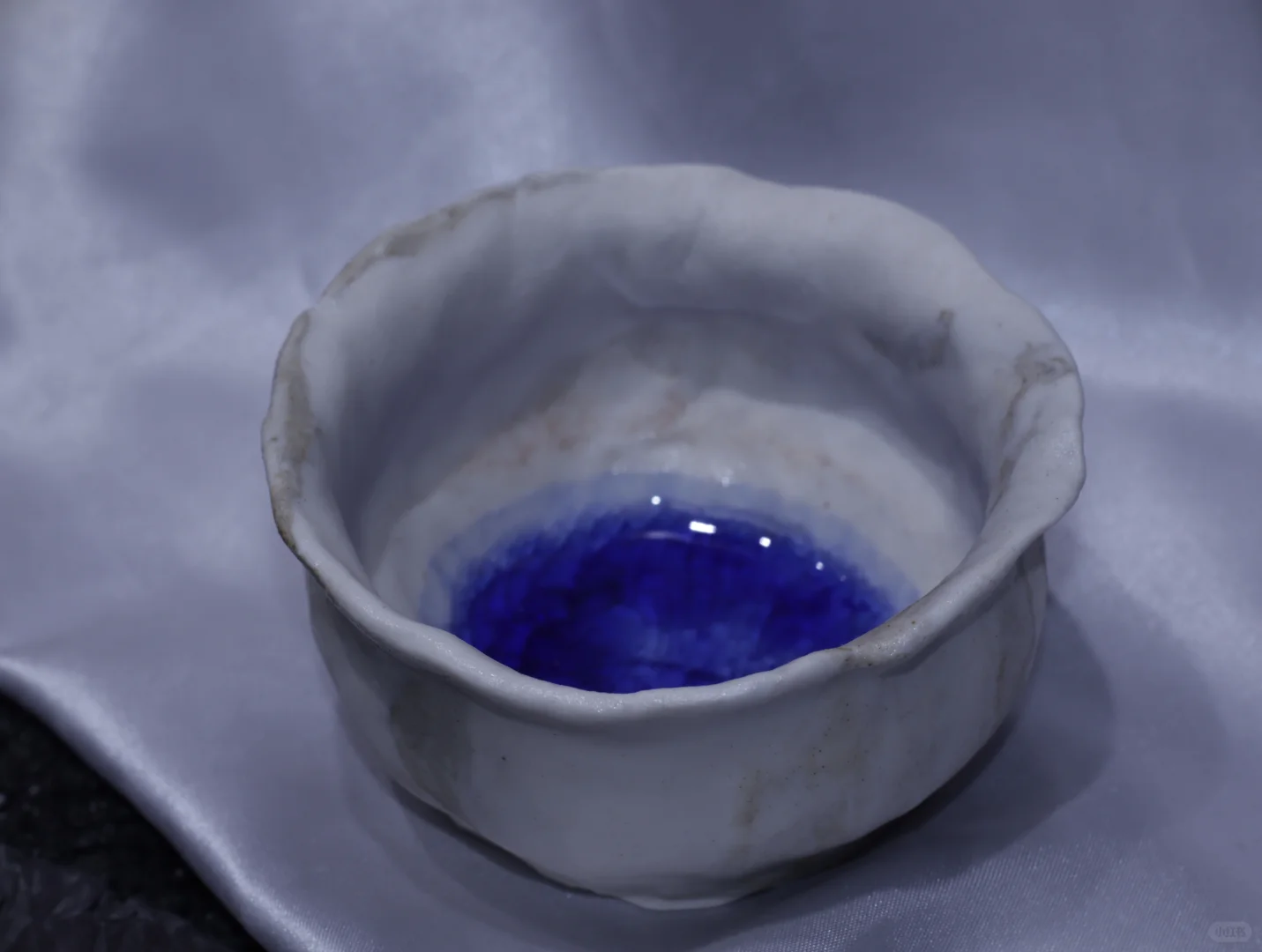 废弃玻璃瓶渣和陶瓷产生的化学反应