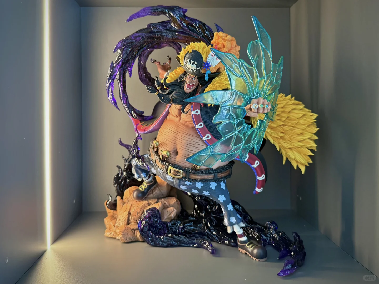 我的海贼王手办收藏（客厅柜）持续更新中……