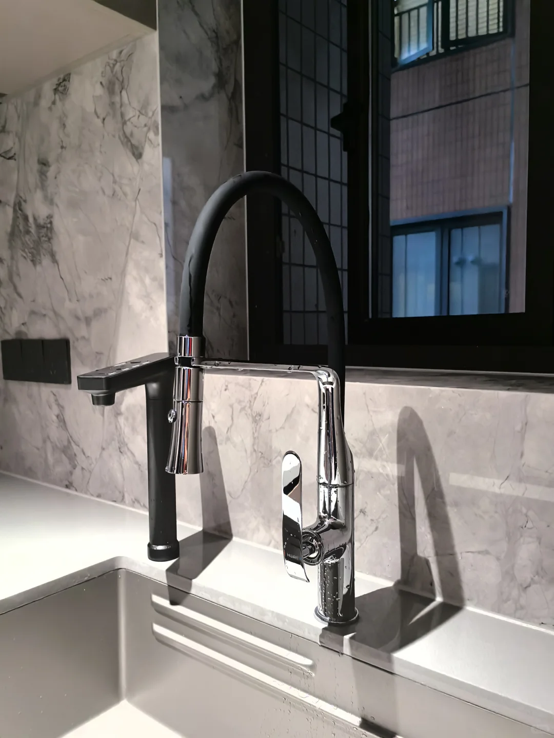 我真的厨房！我的护墙板！