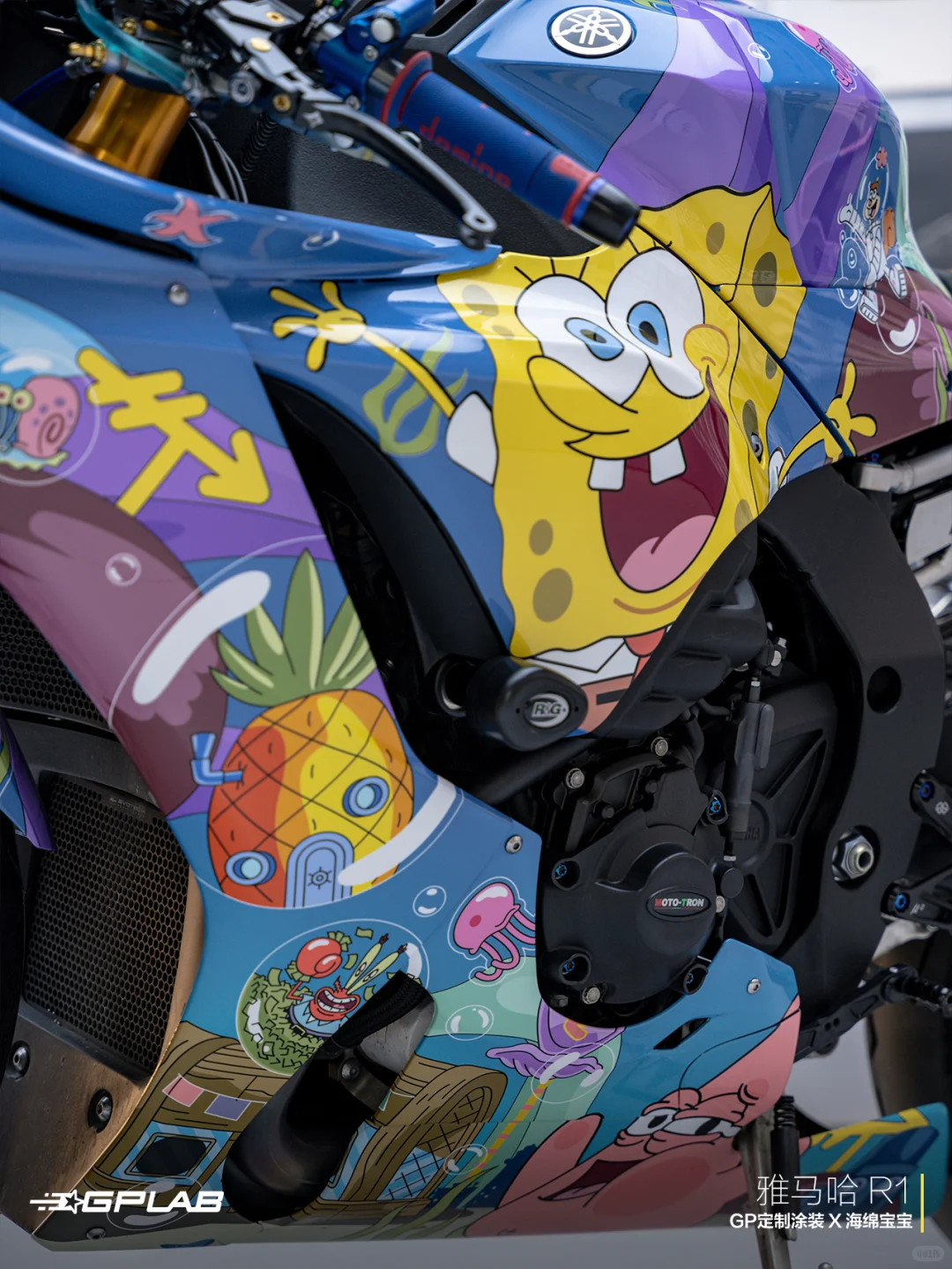 【超燃】雅马哈R1变身海绵宝宝,太酷炫了!