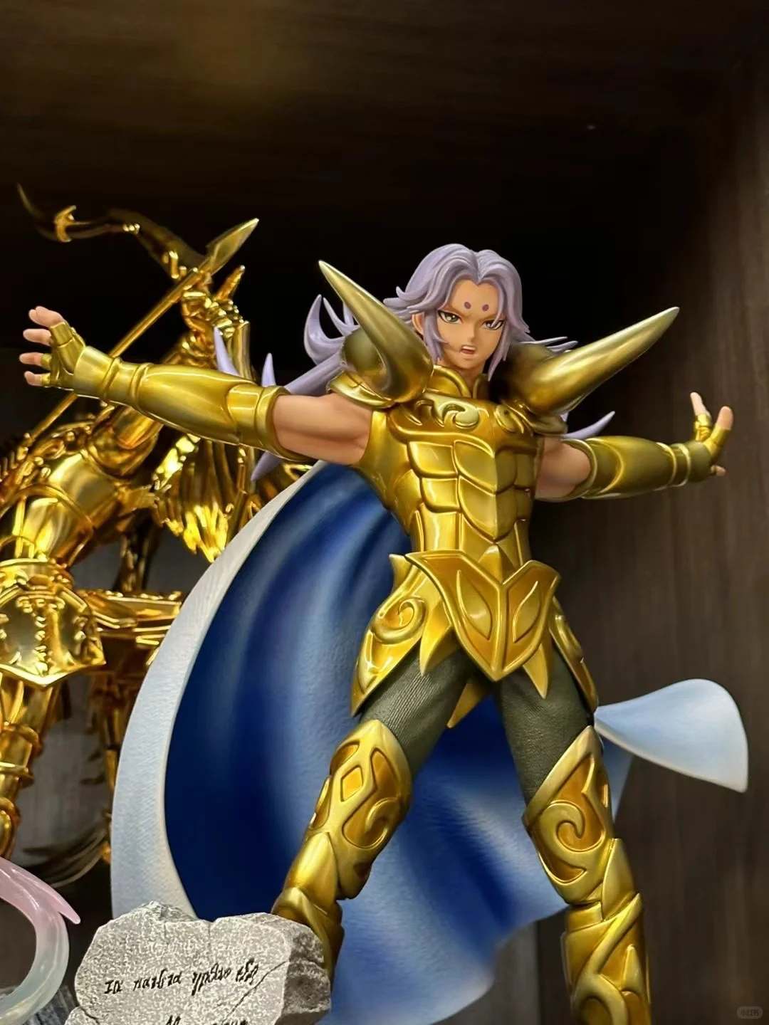 惊呆我了，朋友家地下室还藏着一套“房”