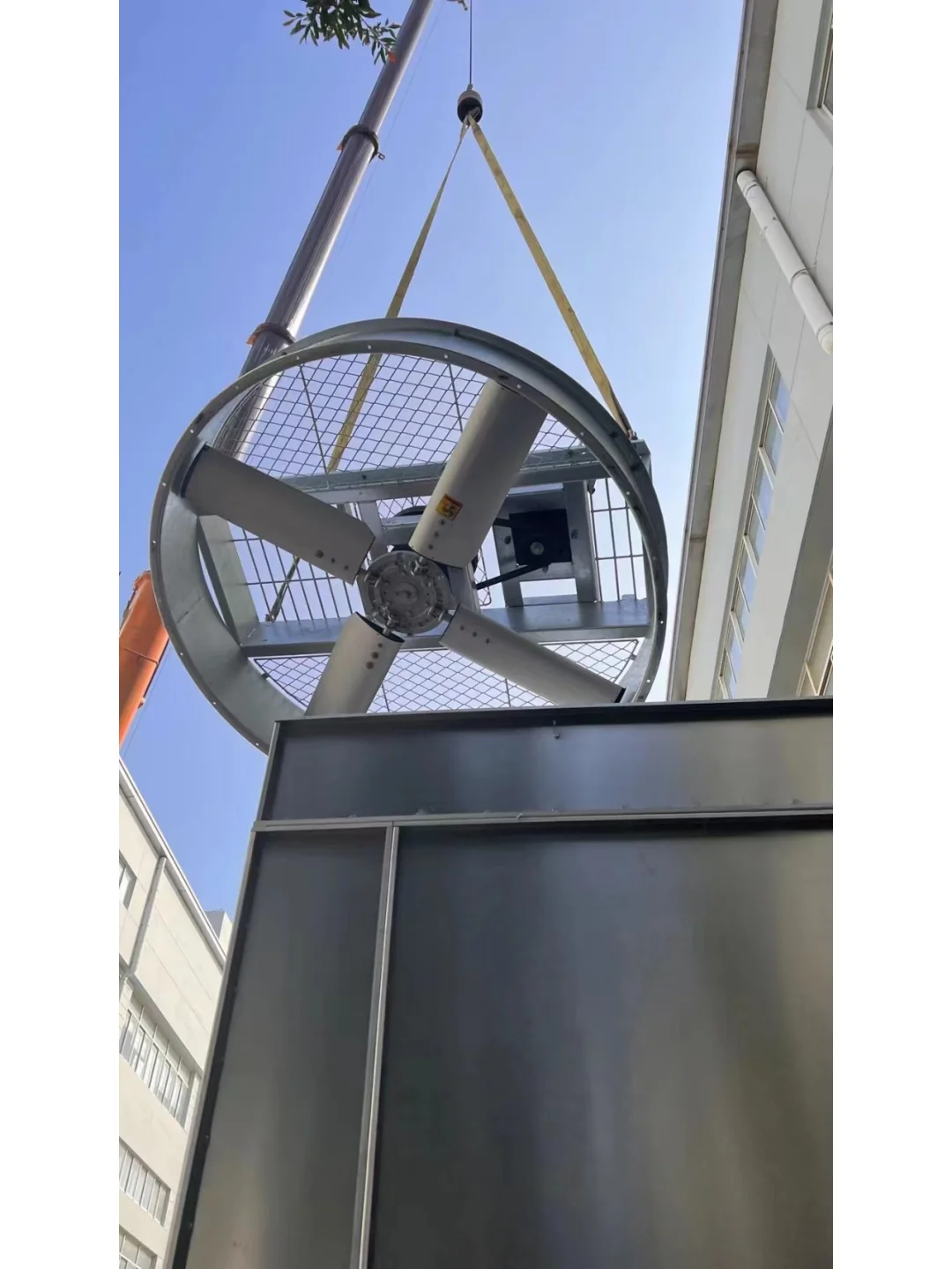 闭式冷却塔“三大件”