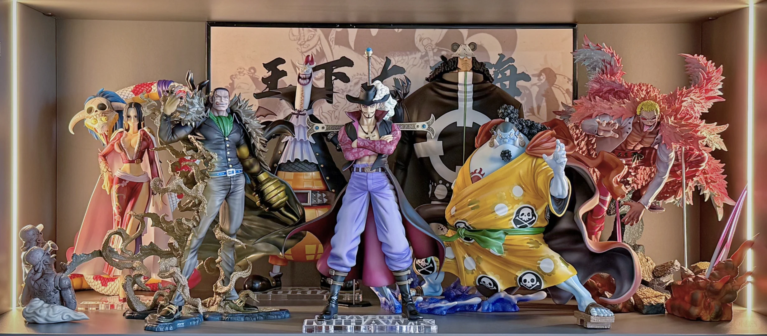 我的海贼王手办收藏（客厅柜）持续更新中……