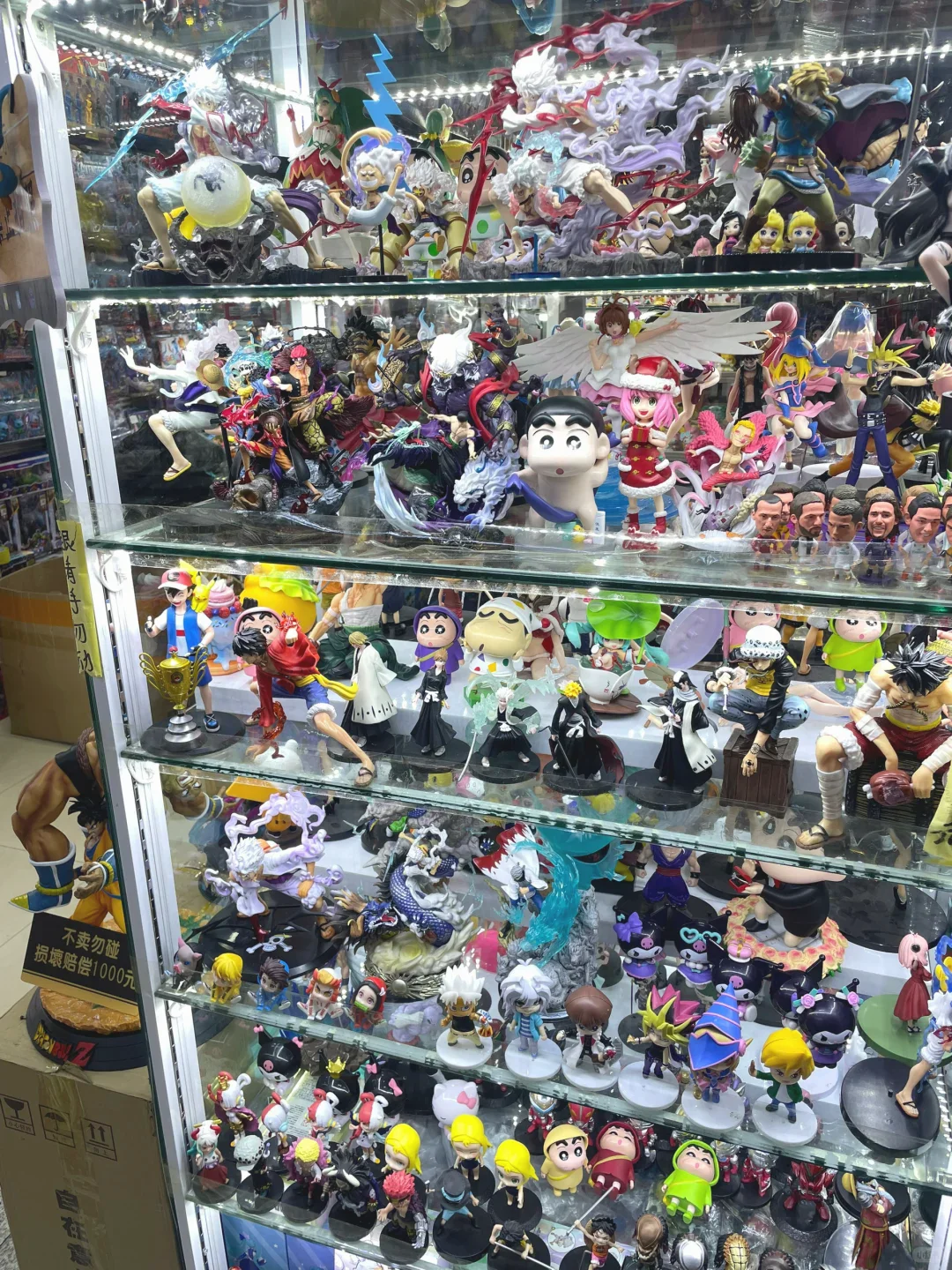 盲盒手办摆地摊1小时全被二次元小孩抢空