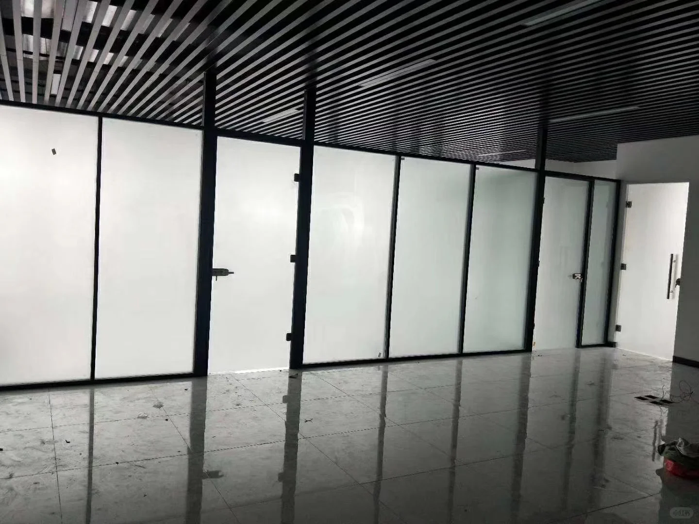 四川成都厂家直销办公室玻璃隔断墙