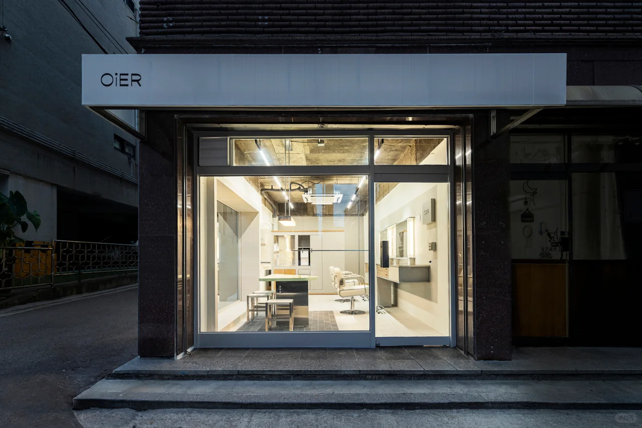 单面玻璃整合室内也是一种门头设计