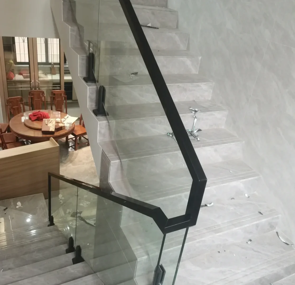 怎么小红书的玻璃护栏都是380一米