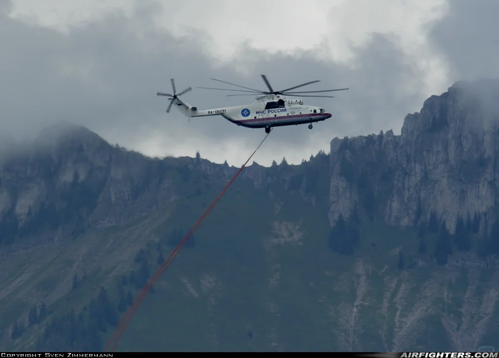 米-26：空中重型运输直升机