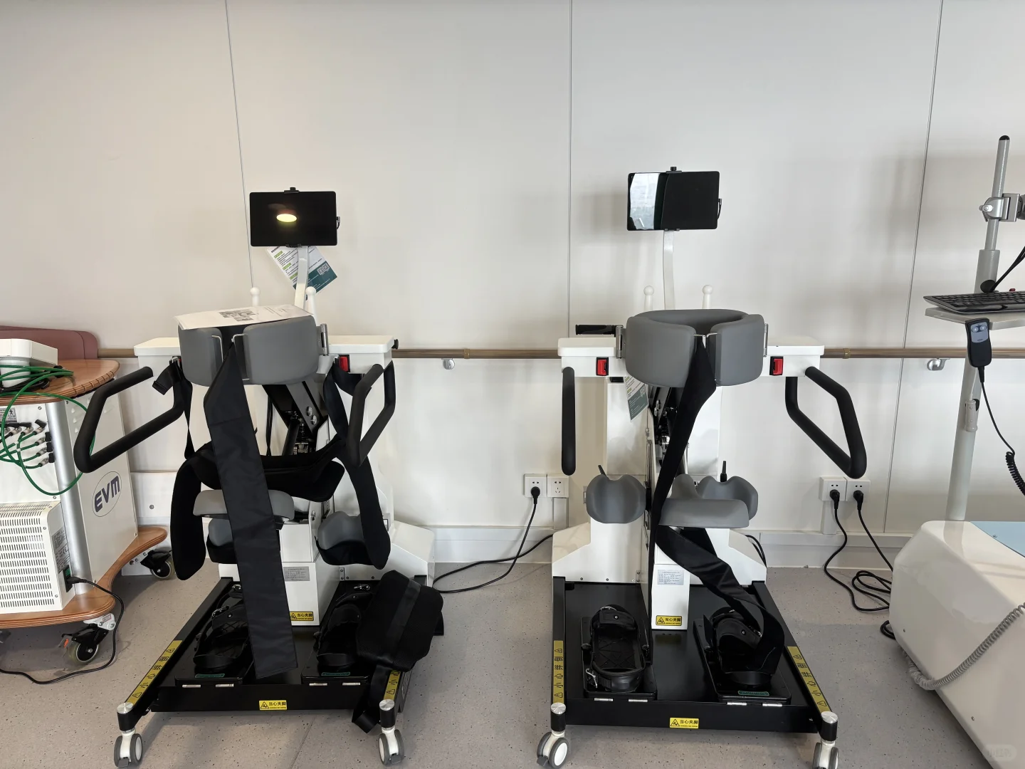 下肢康复治疗区的宝贝先亮相！