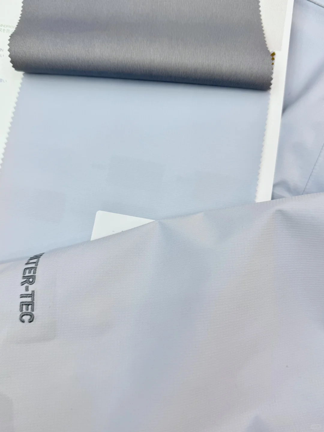 户外防水轻量级提花冲锋衣面料，秋冬必备！