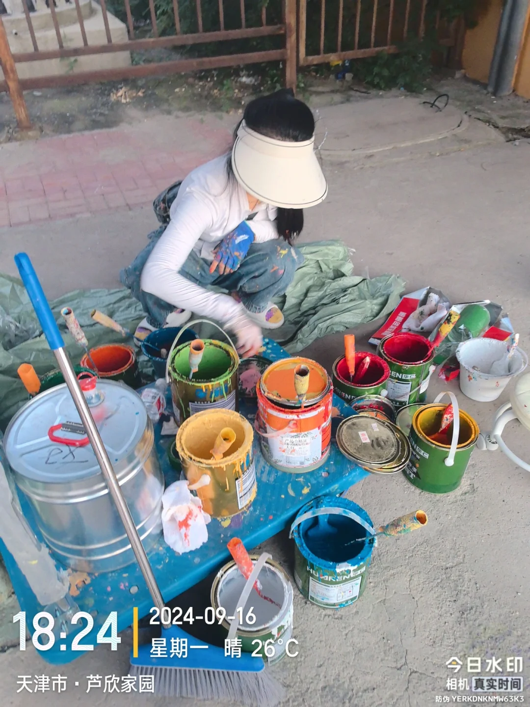 ?墙绘新手必看！乳胶漆使用全攻略