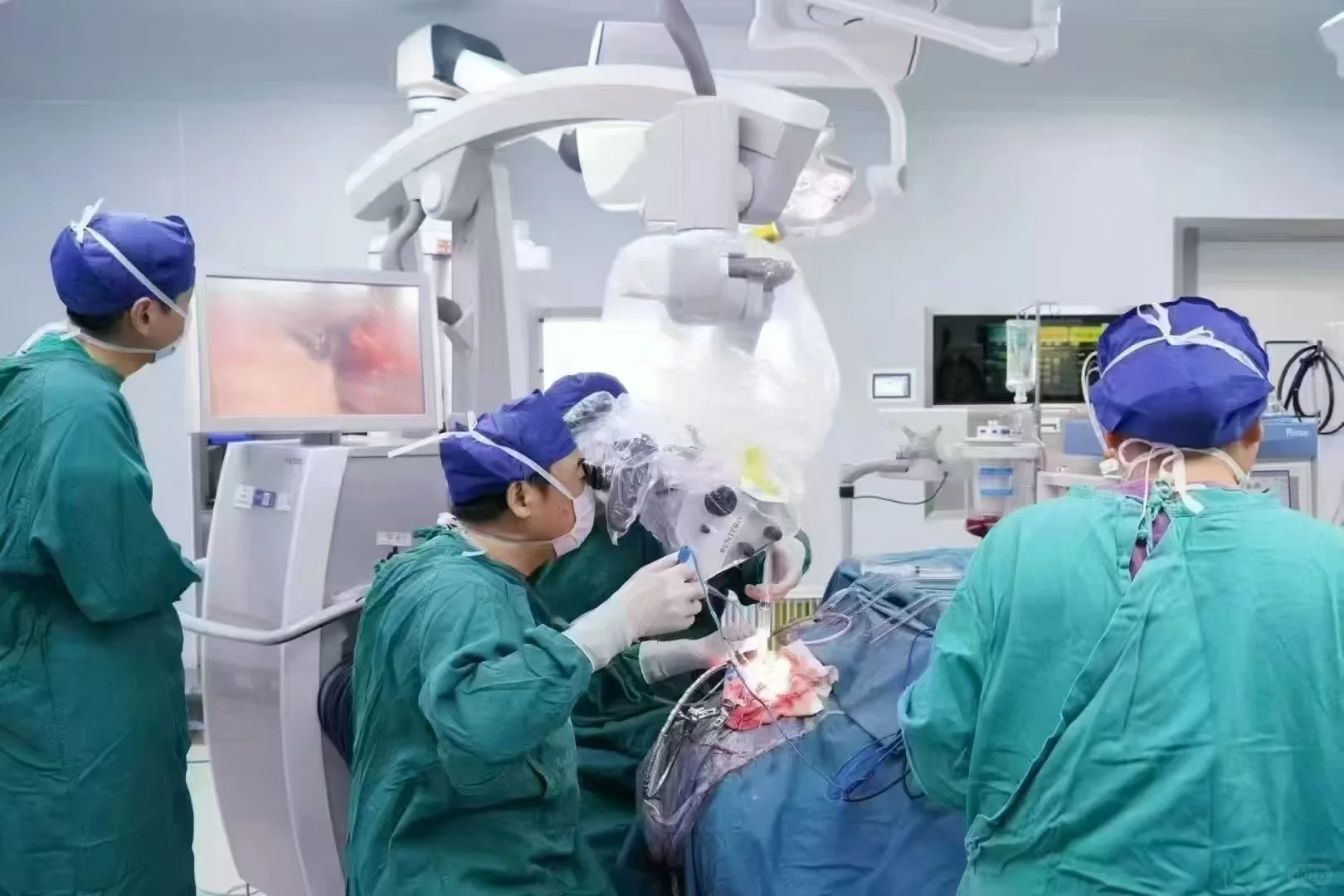 多少钱能让普通人享受直升机医疗转运