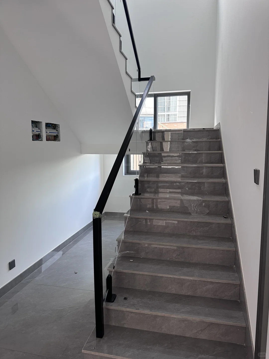 3层自建房玻璃楼梯扶手6000贵了吗？