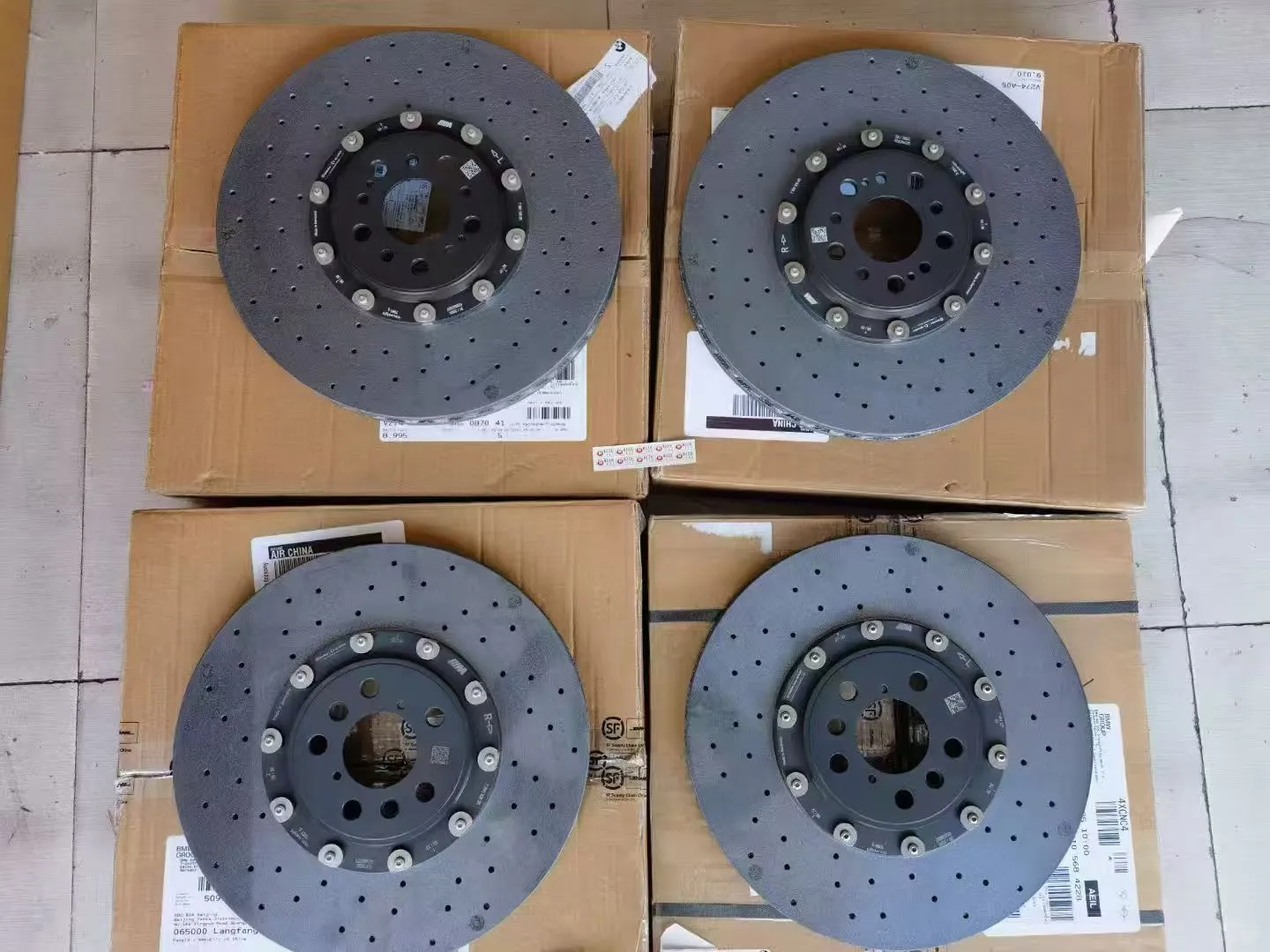 宝马刹车盘到货、宝马全系配件齐全