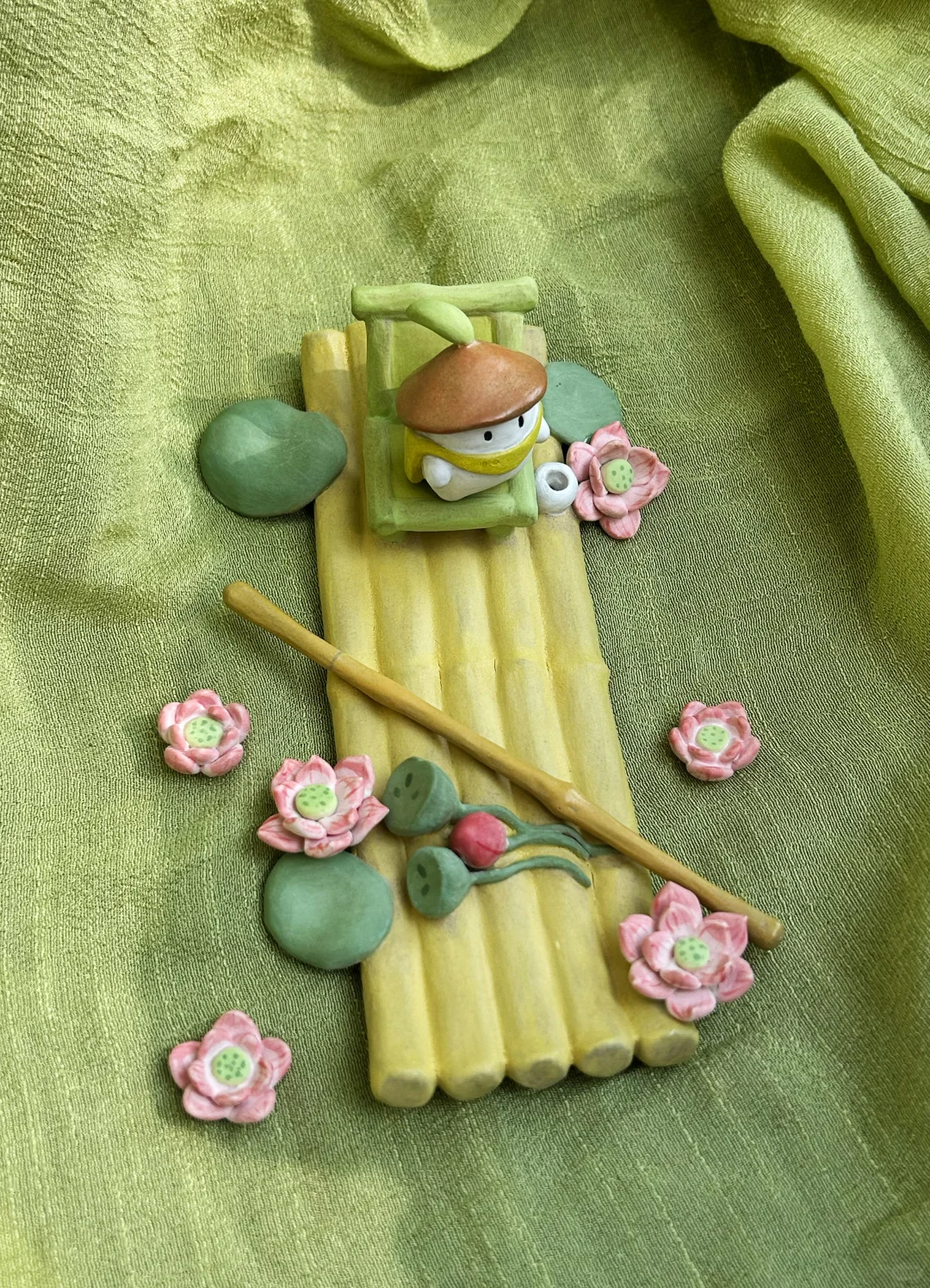 千里：我摘了最漂亮的荷花来见你啦