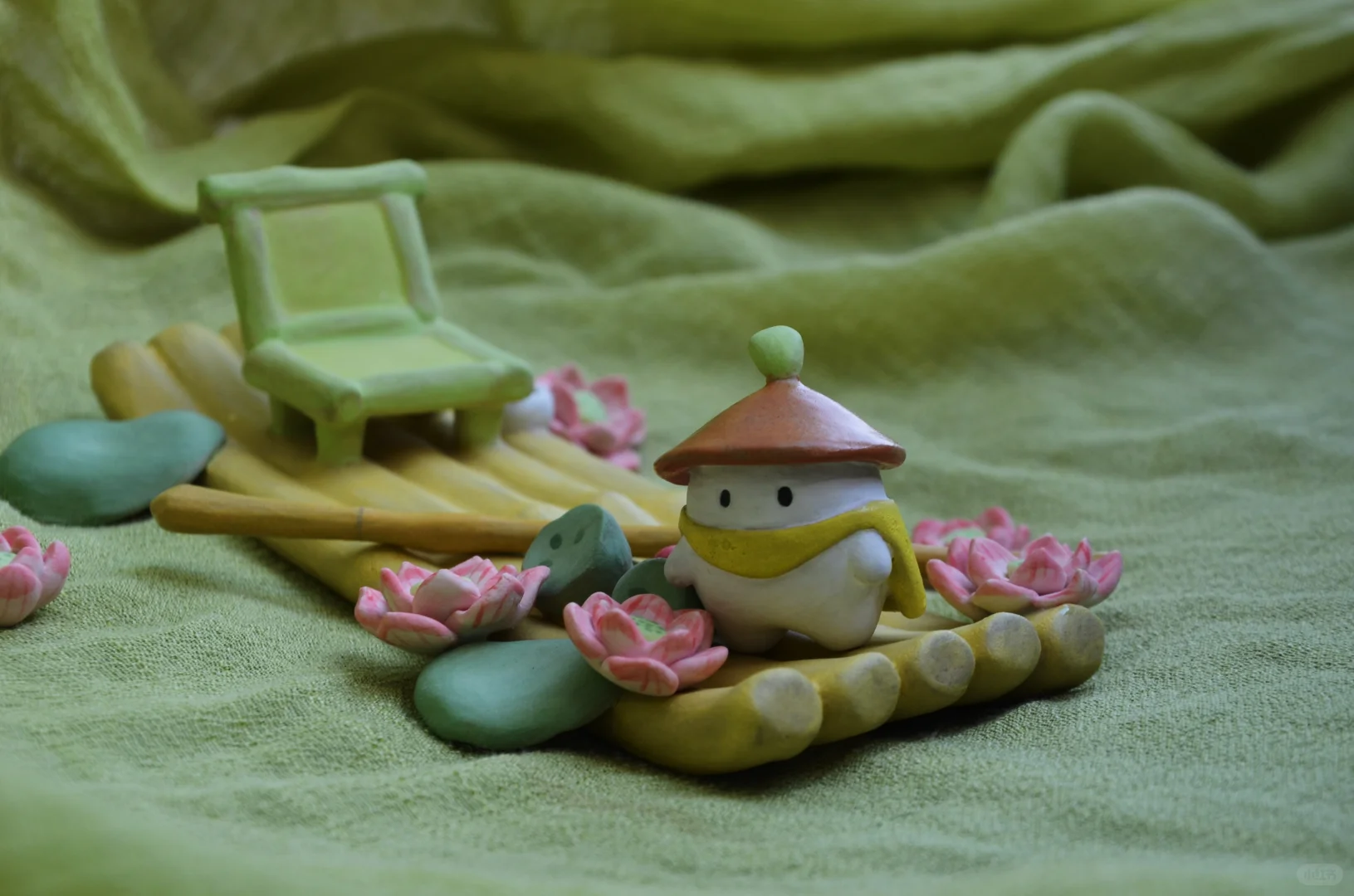 千里：我摘了最漂亮的荷花来见你啦