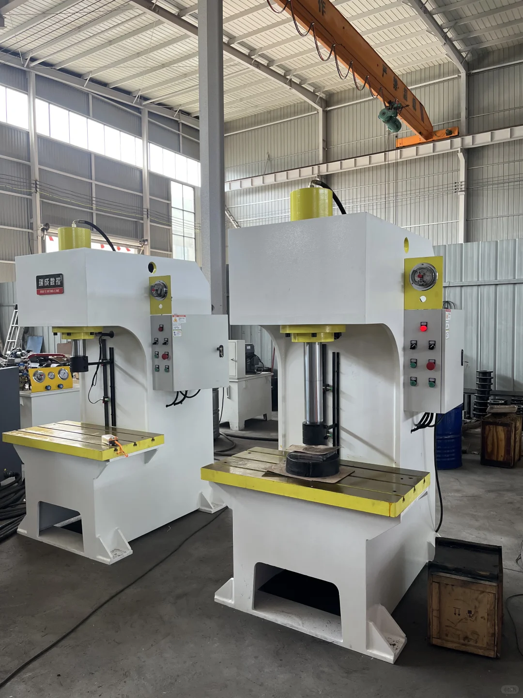 大台面单臂液压机