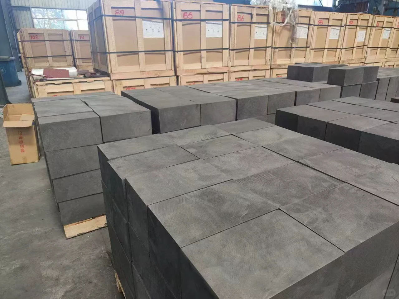 ? 工业界高温之王-超微孔石墨碳砖?