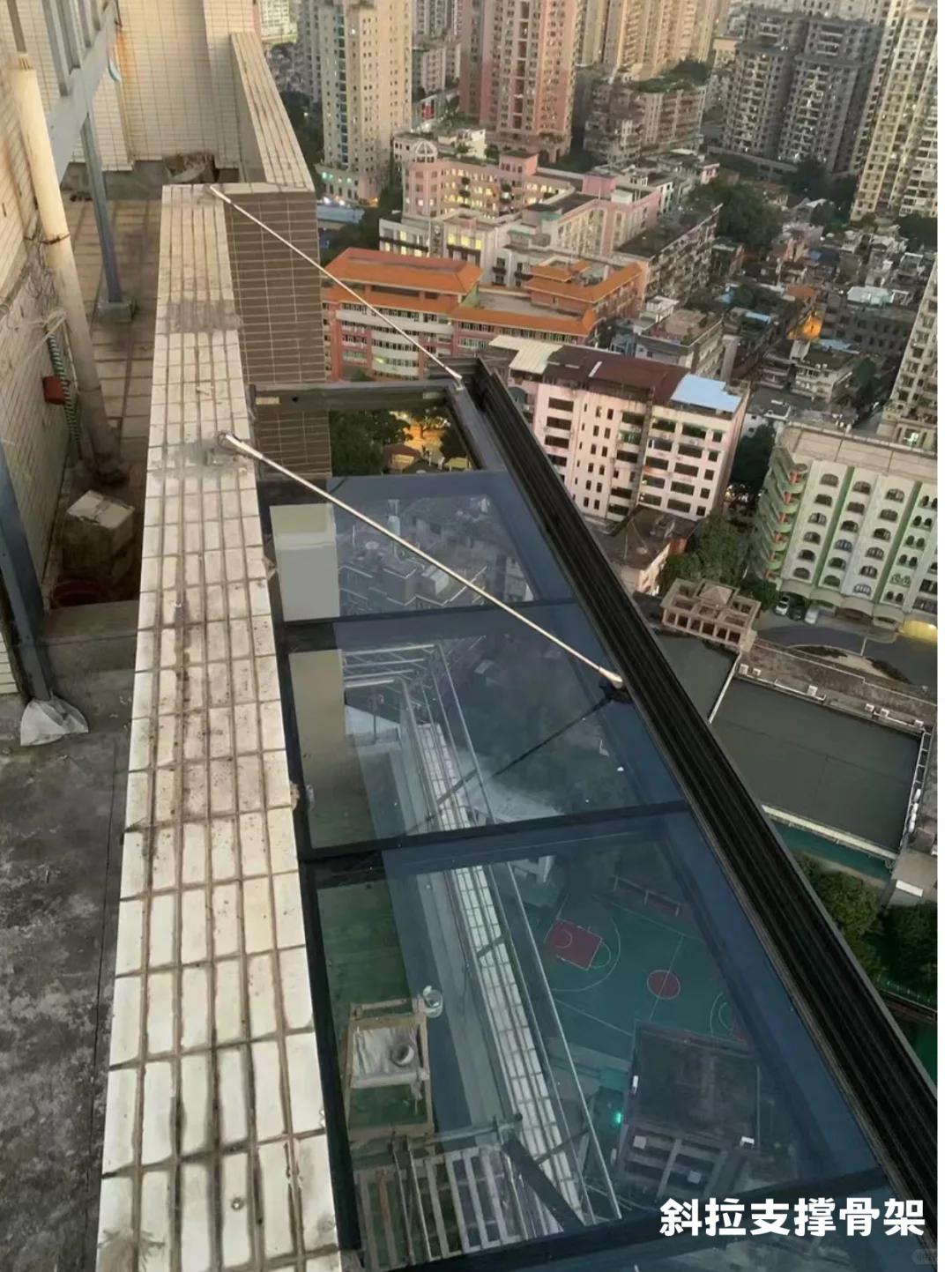 坐标上海,玻璃雨棚的构成及价格区间?