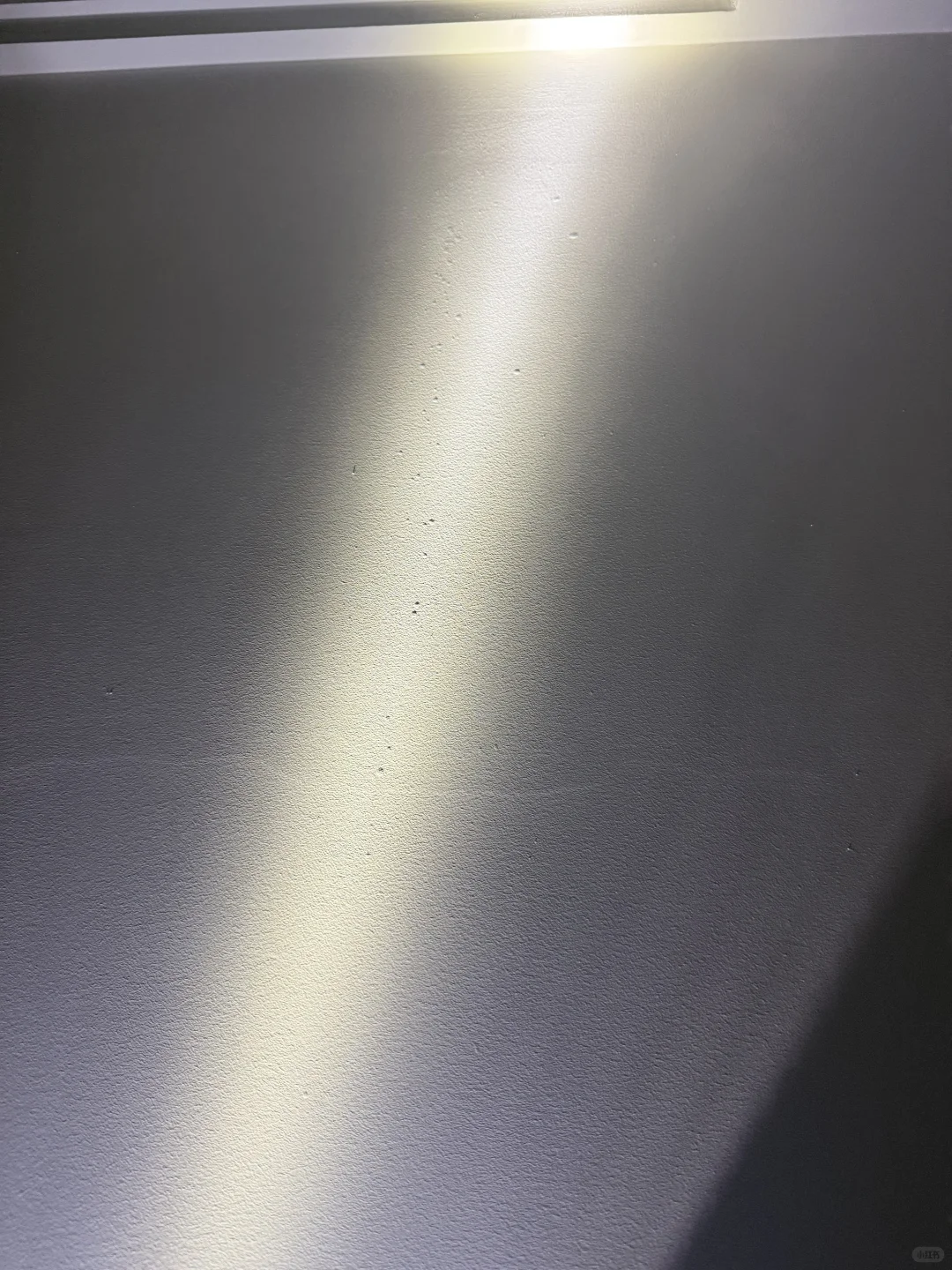 各位装修大师乳胶漆这样是怎么了