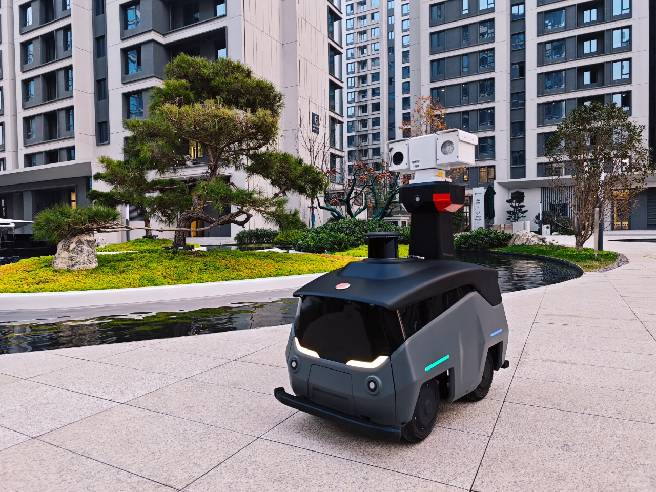 安防巡逻机器人真的会替代保安巡逻人员吗？