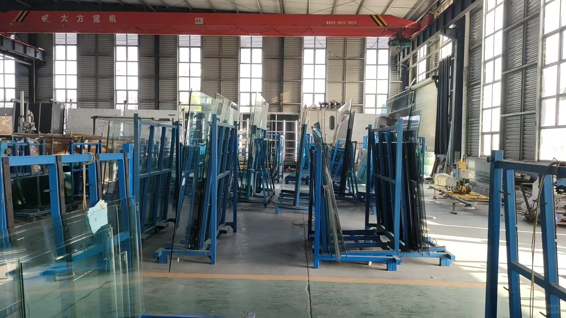 成都钢化玻璃厂