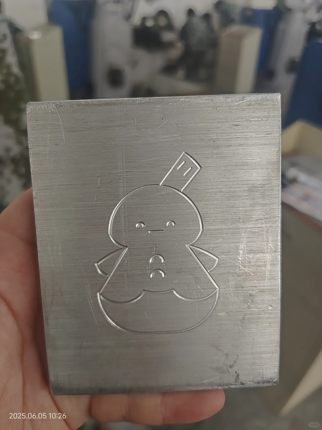 实训手搓了一个小雪人?