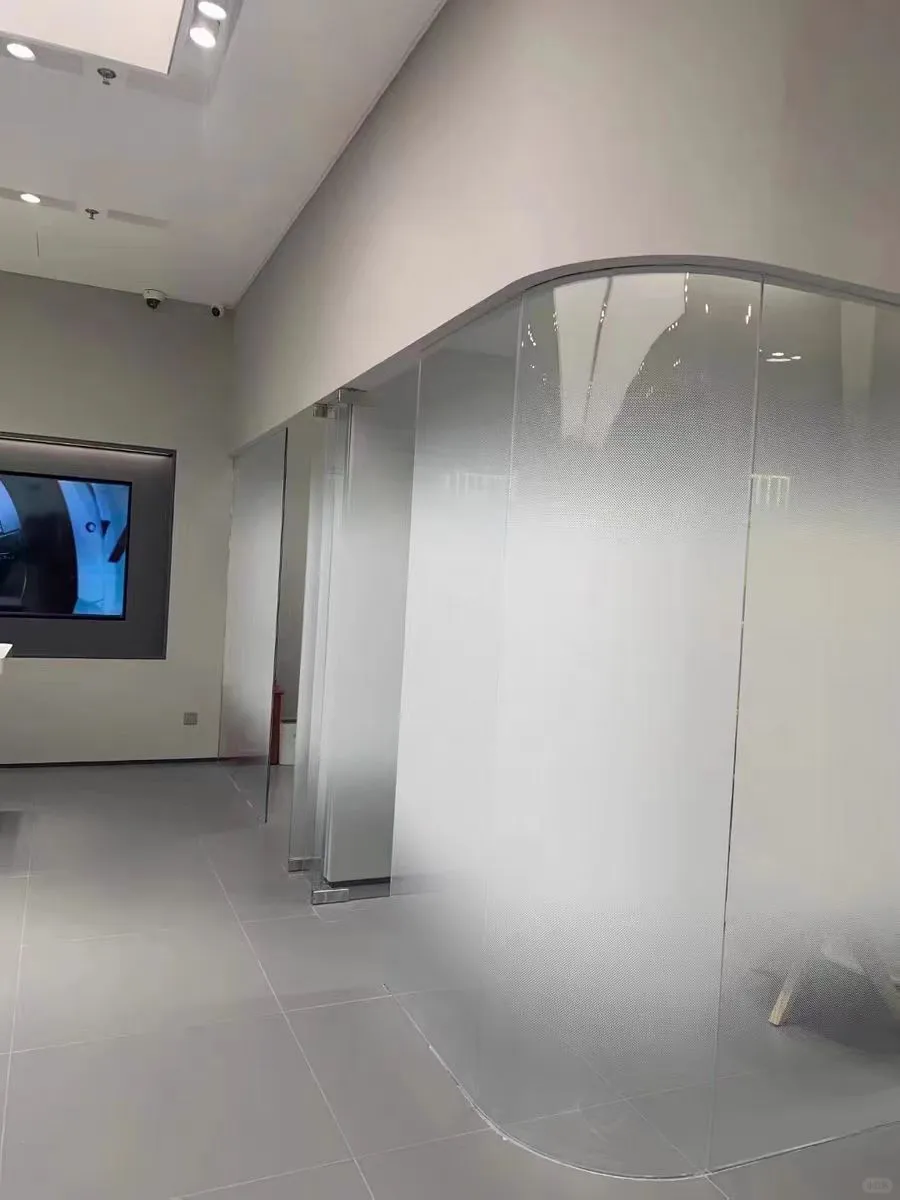 ⛳️近日成都玻璃贴施工案例!