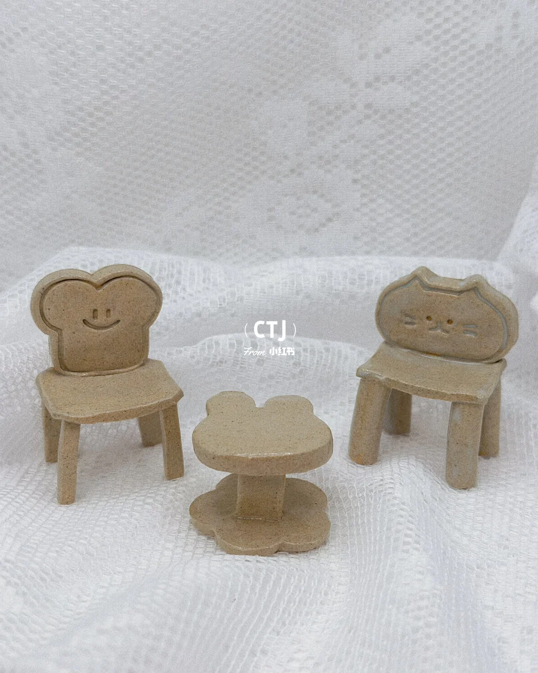做点小桌子小椅子小柜子，玩过家家吧！
