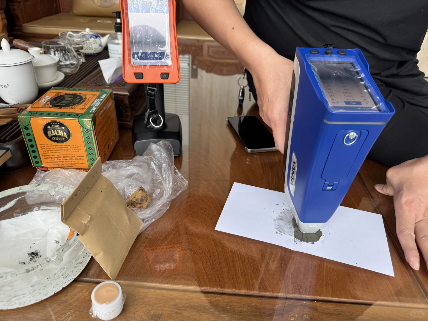 奥林巴斯手持元素分析仪，快速检测矿石，合金