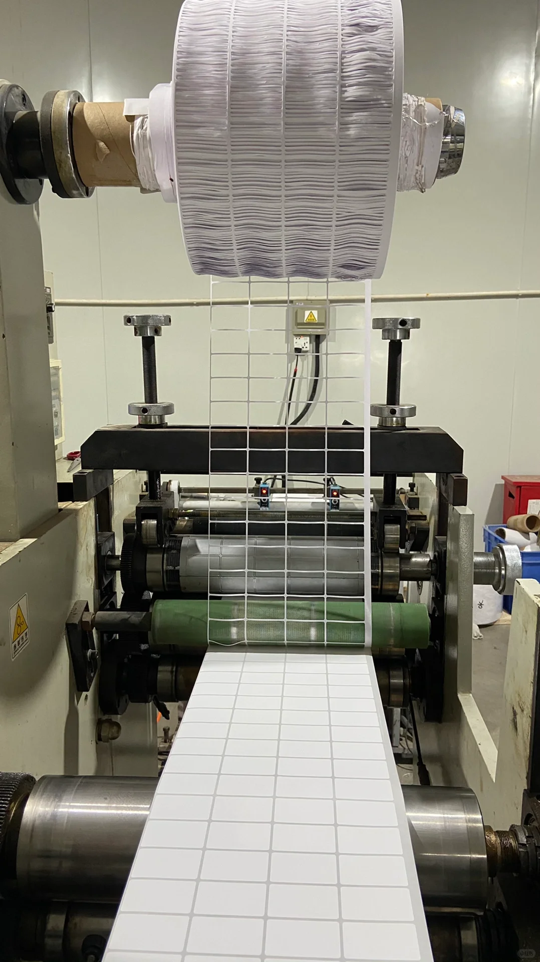 三防热敏纸模切生产