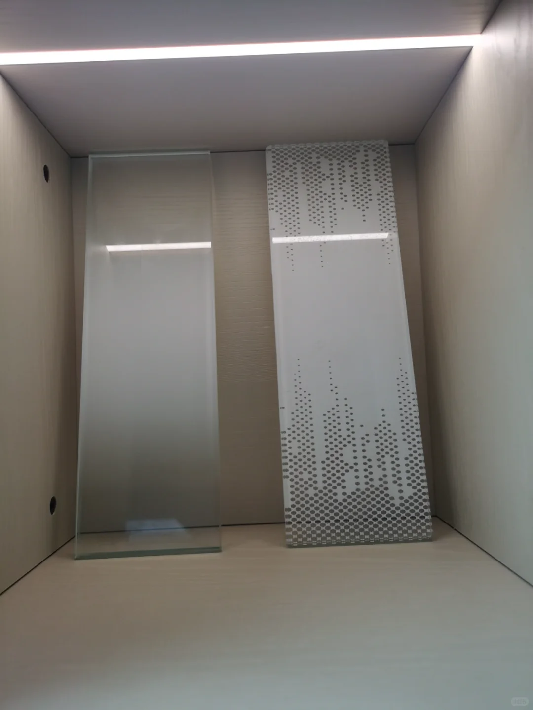 ✨渐变色玻璃:给空间加一层滤镜の美学