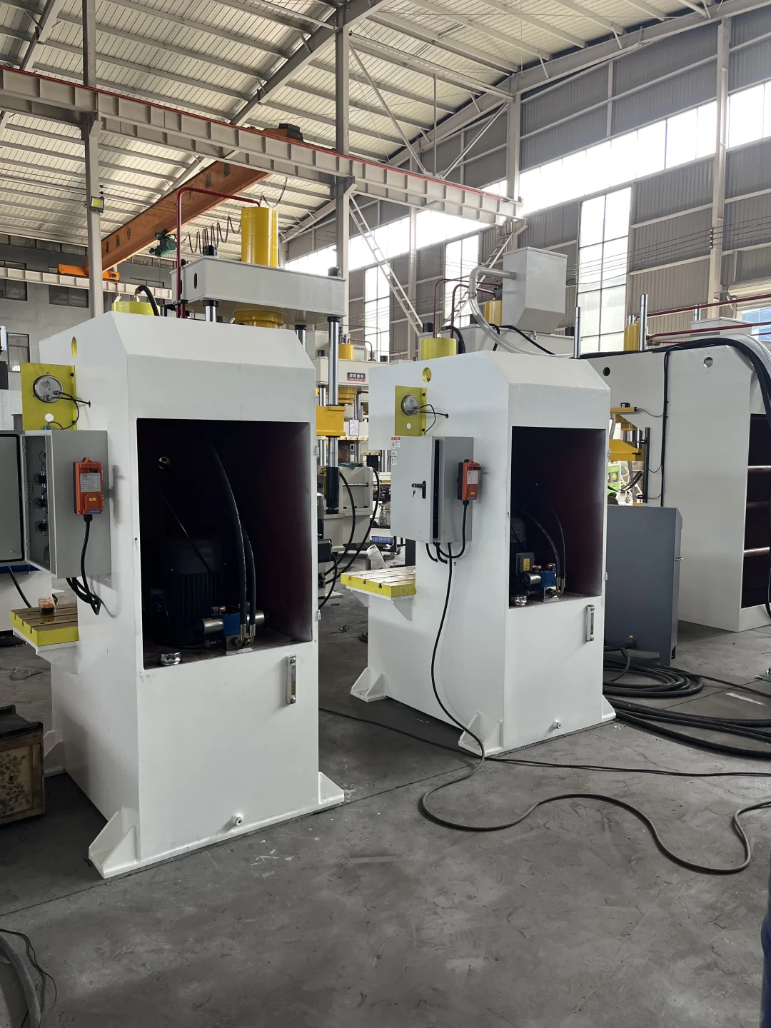 大台面单臂液压机