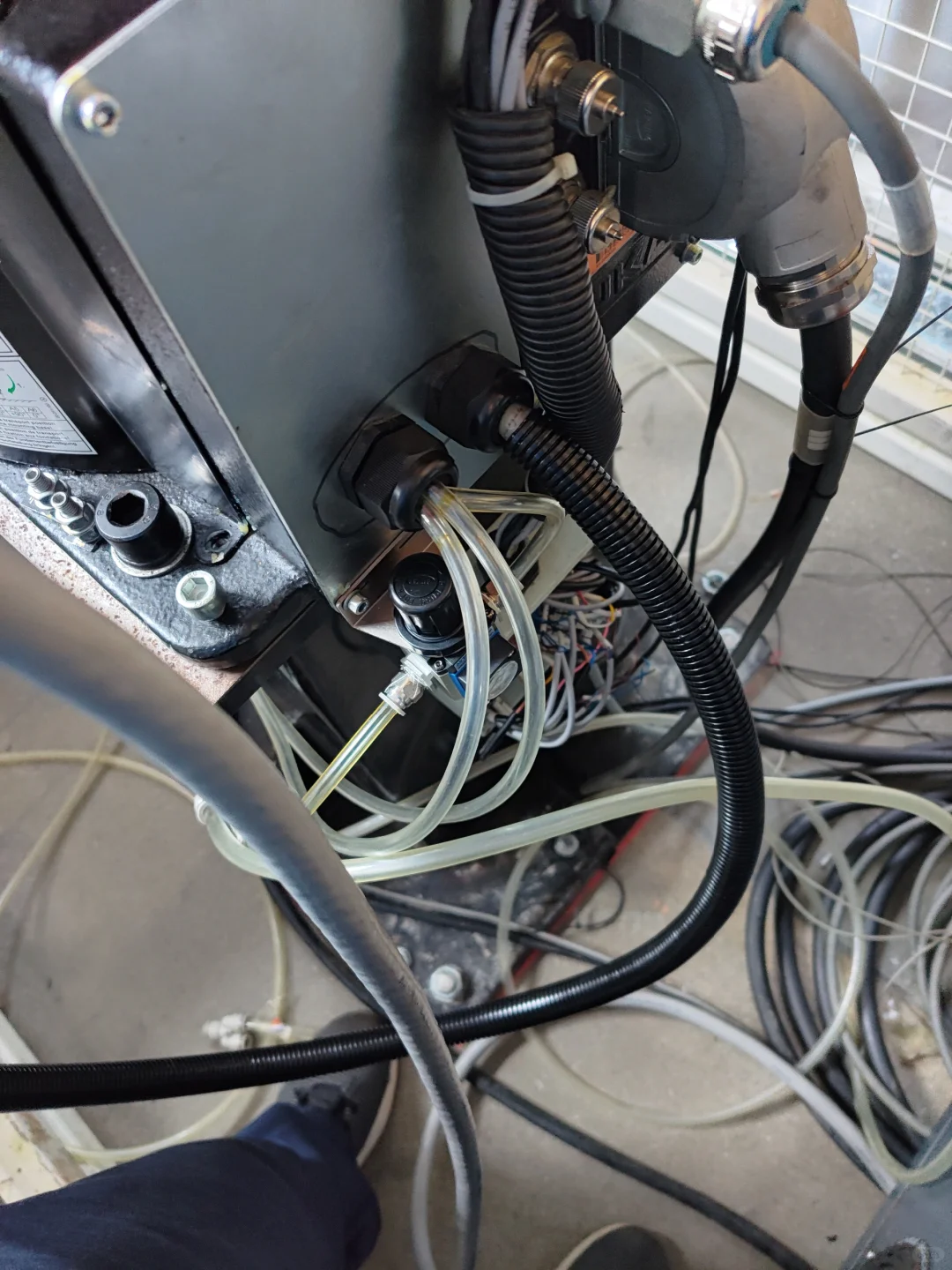 体验一下电工的另一路线