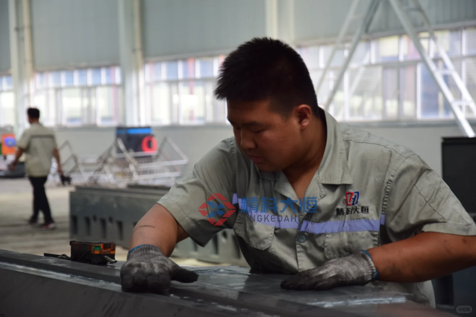 致敬每一位机加人！