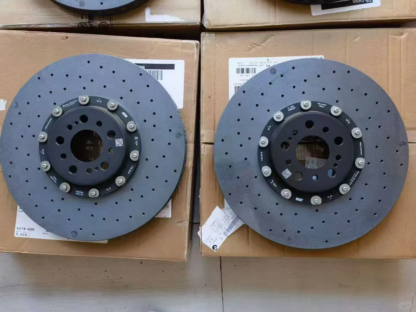 宝马刹车盘到货、宝马全系配件齐全