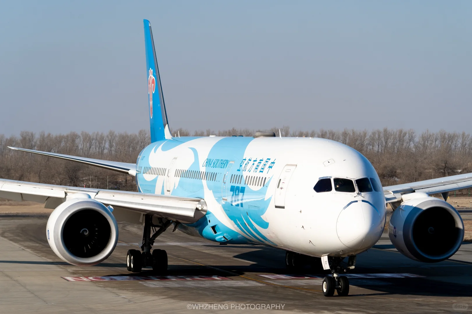 南航B787-9降落长春龙嘉机场?