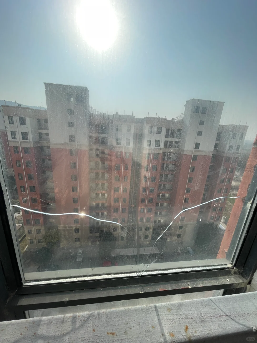 玻璃这样是人为的还是自然的？