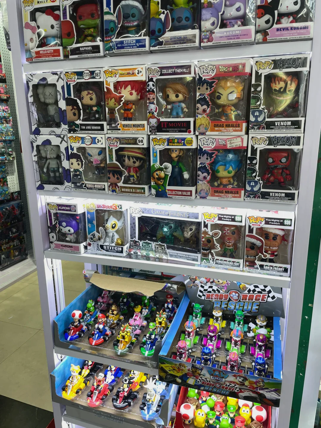 盲盒手办摆地摊1小时全被二次元小孩抢空