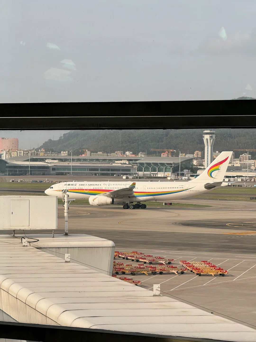 交换一张你在航站楼里拍的飞机✈