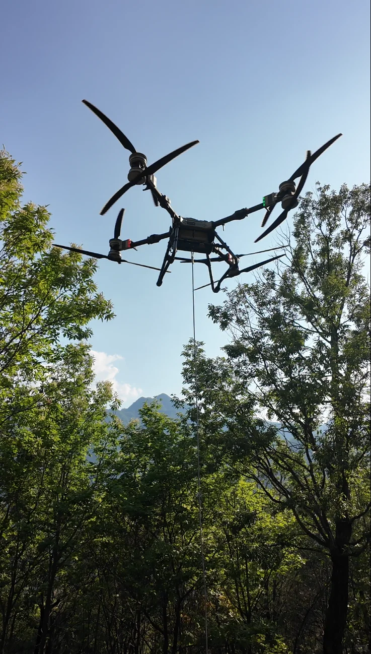 在西安,拿下中超后直接开始吊运