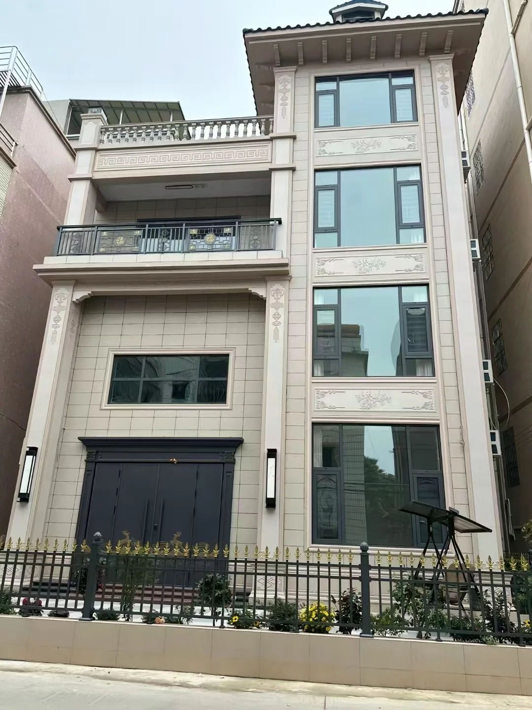 告别瓷砖脱落！陶瓷保温一体板，施工快省成本