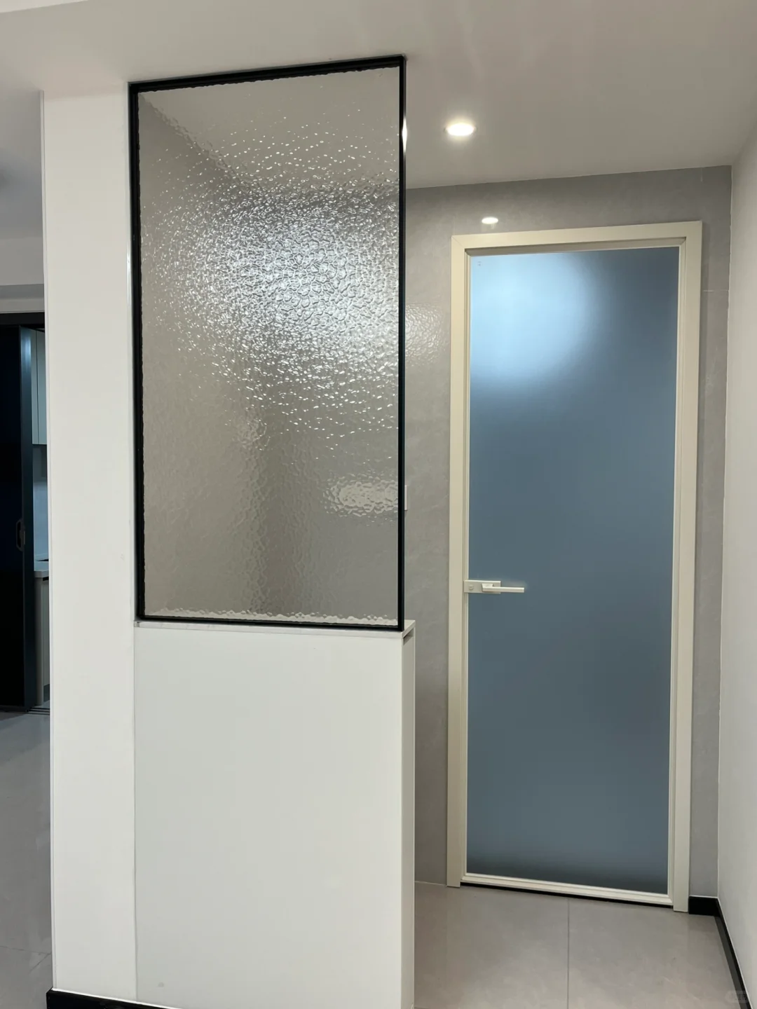 ?卫生间水纹半墙玻璃隔断安全下车✌?