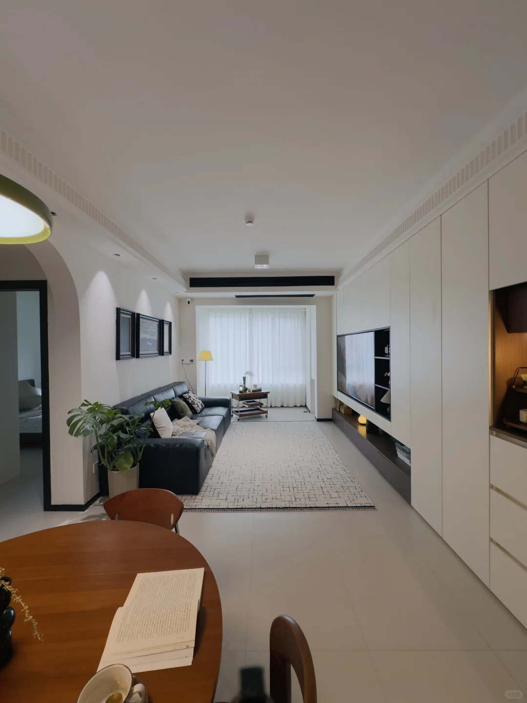 装修时被劝了八百遍别做满墙电视柜