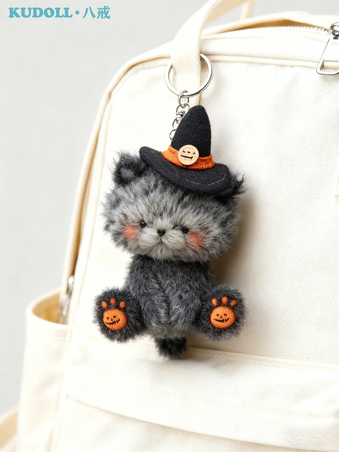 成年人的万圣节，不给糖，就给这只猫。