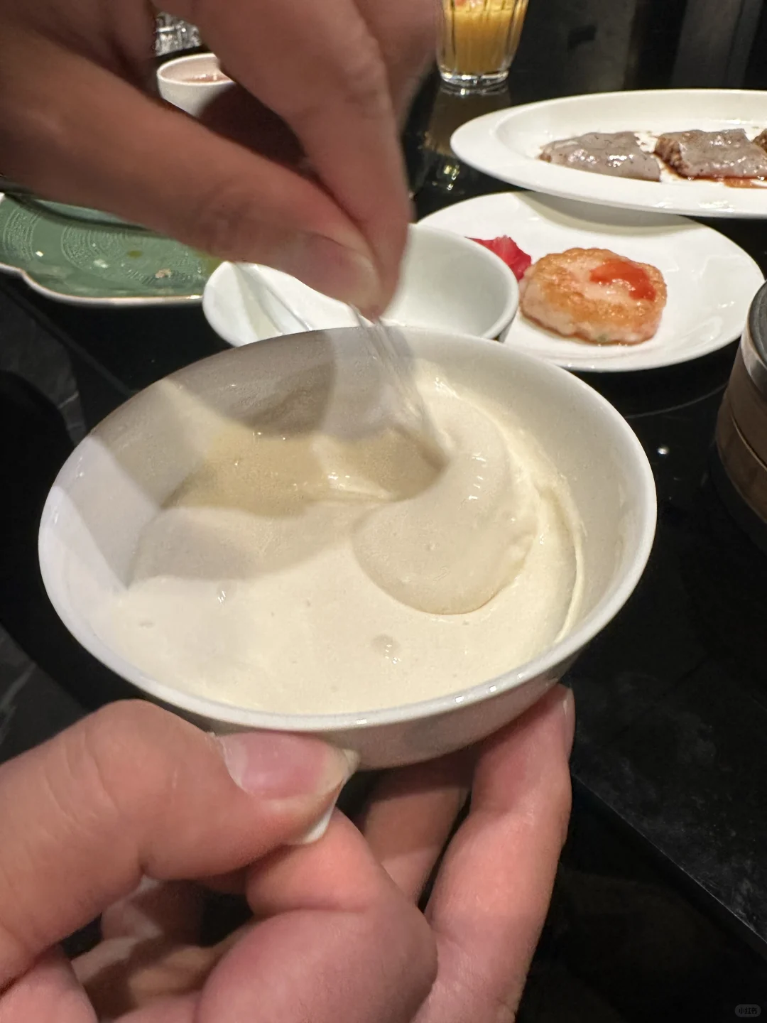 一桌子的预制菜…叹气